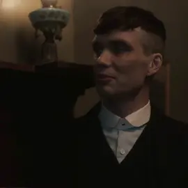 Love looks pretty on you, but you’d look prettier on me Thomas 🤭 I actually have butterflies like the way he speaks in the beginning he’s so soft when he’s in love I can’t I want actually need him so bad 😭🦋| follow my second acc: @Cillian’s bbygrl 🤍 myself Movie: Peaky blinders Audio: Love looks pretty on you - Nessa Barrett | #cillianmurphy #cillianmurphyedits  #oppenheimer #cillian #oppenheimermovie #foryou #viral #oppenheimeredit #fyp #xyzbca #tommyshelby #peakyblinders 
