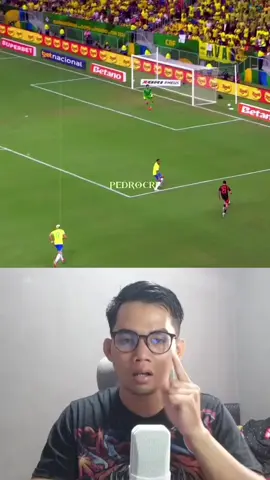 para pemain Brazil terlalu lama memainkan bola di daerah pertahanan nya sendiri 