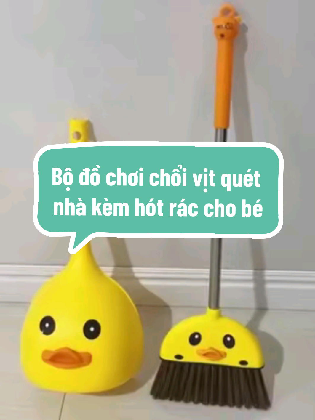Tập làm người lớn với bộ chổi vịt đáng yêu! Đồ chơi mà cứ tưởng đồ thật nha mẹ ơi! #dochoitreem #dochoichobe #dochoinhapvai #dochoiquetnha #dochoithongminh 