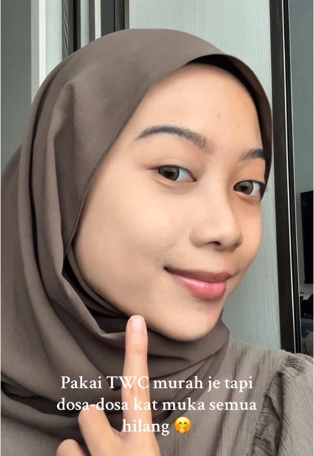 aaaa first time i pakai powder foundation yang senang nak blend and tak bercapuk 😍🫶🏼  #twcskintific #blurringmatte #tahanlamatte 