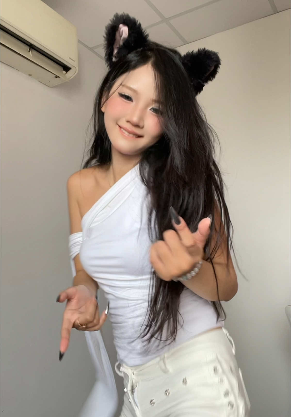 Quậy thiệc chứ :)) #tiktok #2025 #xh #xuhuongtiktok #meoden #cuuthiendi #blackcat #xuhuong #pls #fyp #meocon 