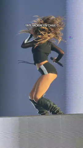 TATIANA EN LA CASAA  #tatemcrae #lollapaloozachile2025 #lollapaloozachile #chile #lollapalooza #fyp #music #viral #sportscars #misspossesive 