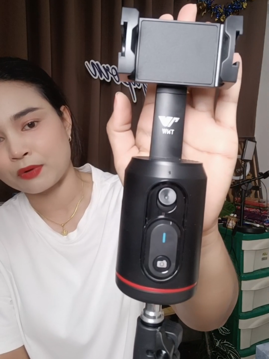 กล้องอัจฉริยะหมุนติดตามใบหน้า 360 องศามาพร้อมกับขาตั้ง ถ่าย content ไลฟ์สด รีวิวสินค้า สะดวกง่ายไม่ต้องมีคนช่วยถ่ายวีดีโออีกต่อไป ใช้แค่ตัวหมุนติดตามตัวและขาตั้ง ราคาหลักร้อยพิกัดในตะกร้าสีเหลืองซ้ายมือ #ตัวหมุนติดตามตัวกล้องอัจฉริยะหมุน360องศา 
