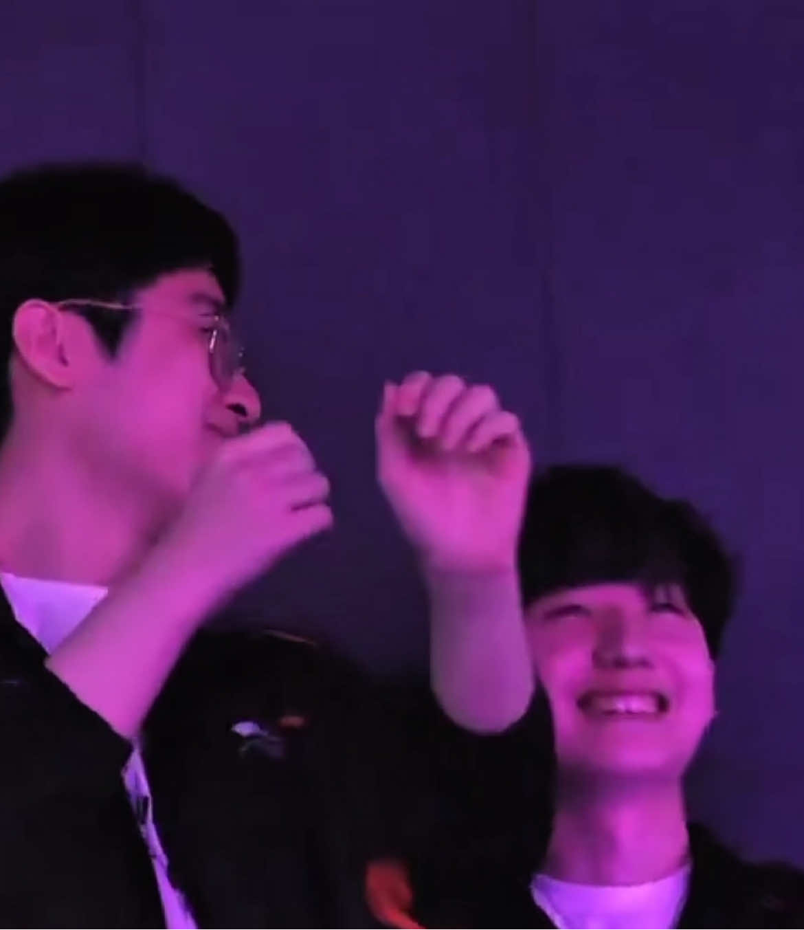 +1 máy heo sữa bám anh 😂  #hle25 #hlewin #zeus #wooje #peanut#peanutngho #피넛 #peanutlol #fyp #lol #lck #CapCut 