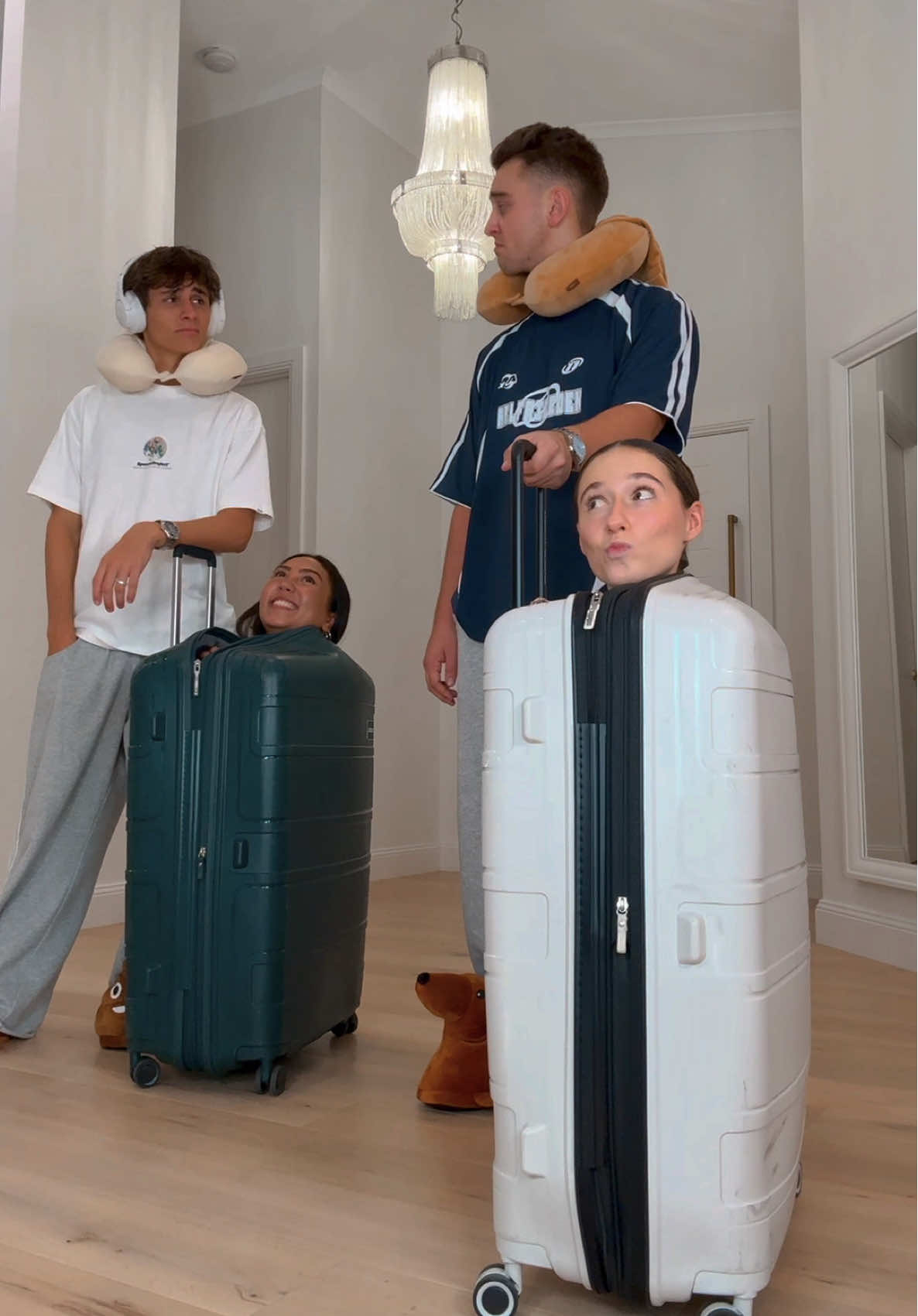 I LIKE MY SUITCASE! 😅 #viral #funny #friends @James & Jasmin x @Cadel and Mia 