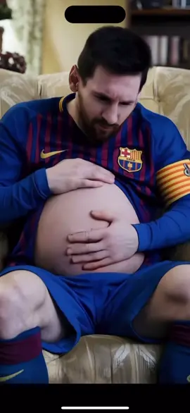 Cristiano has a son with Messi hahaha🫶🏻 #mem #prankwars #cristianoronaldo #messi #cristiano #cringe #influencer 