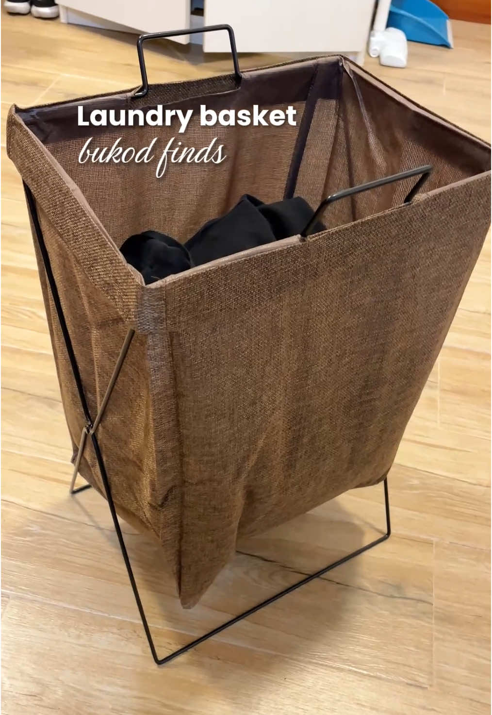 Store your dirty clothes nicely 👕 Laundry basket bag available in the basket! ❤️ #laundry #laundrybasket #laundrybag #laundryrack #laundryorganizer #bukodfinds #bukodserye #bukodlife 
