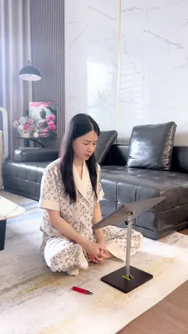 Kệ đọc và chép kinh có thể thay đổi được chiều cao dành cho người tu tập tại gia . #nammoadidaphat🙏🙏🙏 