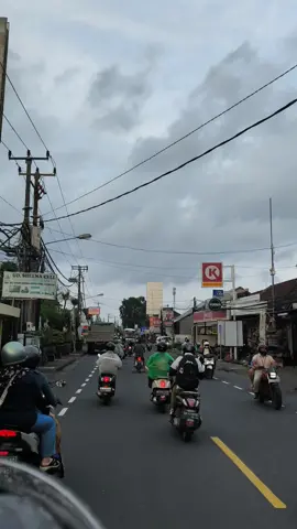mentahan sepedaan sore-sore di jalan imam Bonjol Bali buat bahan prank teman pacar mantan atau selingkuhan kalau sedang perjalanan atau otw dan juga mentahan kata-kata mutiara sok bijak #storywhatsapp #mentahankata #mentahanjalanjalan #mentahanstory #mentahanprank #mentahanstorywa #mentahanvideo #mentahankatakata #jelajahbali #JelajahRamadan #mentahan 