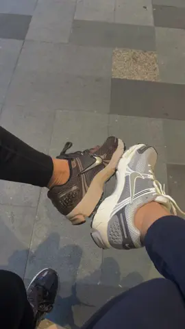 Twining with sistah! #twins #xyzbcafyp #fypシ゚viral #fyp #trending #viral #pinay_tiktok #trendingvideo #creatorsearchinsights #tiktokviral @K 🏃🏽‍♀️ 