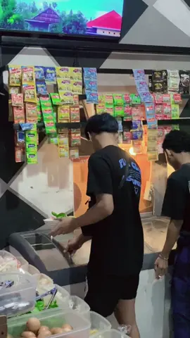 Maksih mas Najib kembali lagi ke kedai seblak galak maharani  #xybca #seblakgalakmaharani #seblakviral #seblakterenak #seblakprasmanan #jajan #najib #seblakbandung #magelang #gwsm #seblak #masnajib #masnajibgwsm 