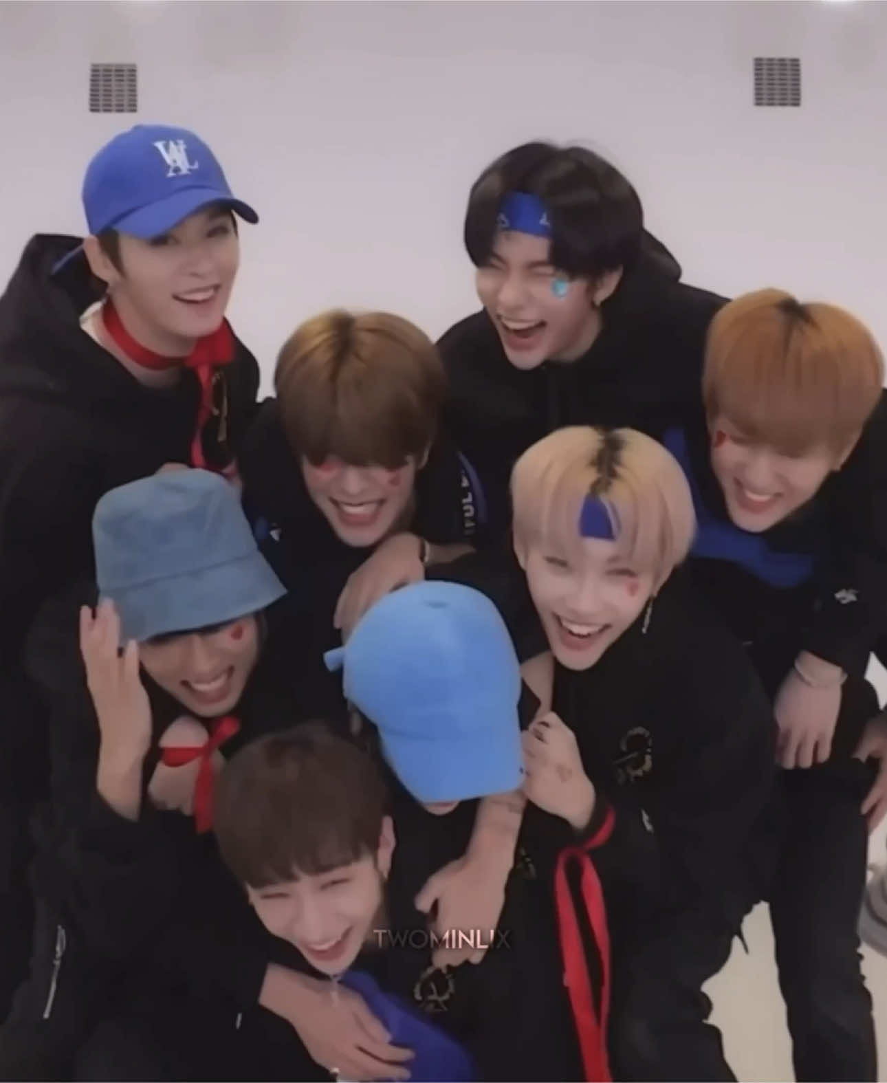 time truly flies… it’s almost surreal to realize that it’s been a whole seven years since stray kids made their debut. MY SKZZZZ😢 you’ve come so far, and i know you’ll continue to go even farther.. HAPPY ANNIVERSARYY and here’s to many more incredible years together #straykids #straykidsedit #0325 #straykidsanniversary #kpop #bwipsngrp▫️ #fyp #twominlix 