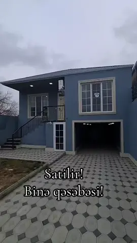 🏡 SATILIR! Əla fürsət! 🔥 📍 Binə qəsəbəsi – Sakit və rahat məkan! 🚗 2 mərtəbəli ev, altı qaraj – Cəmi 85,000 AZN! 🏠 3 otaqlı, 120 kv.m, 2 sot torpaq sahəsi – Gir, yaşa! ✅ Tam şəraitli: Qaz, işıq, su (Azərsu) 📍 Mərkəzi yola, məktəbə və bağçaya yaxın 🔹 Sənədlər qaydasında! 💰 Təcili satılır! Real alıcıya endirim var! 📞 Ətraflı məlumat üçün zəng edin!