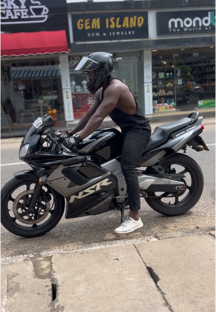 🏍️ #කලු #🦍 #motorcycle #ride #trending #fyp 