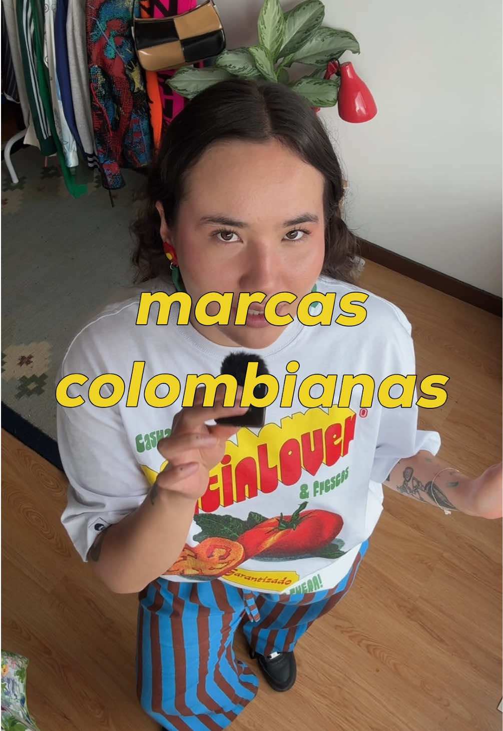 marcas locales para ser una mosca en leche (porque no vas a pasar desapercibida) 🪁 estas que te dejé aquí son alguuuunas de las tantas marcas que usan miles de colores, mixes raros, texturas, patchwork, cositas experimentales y piezas únicas!!! 🎢 aquí las mencionadas: 👗 @seasonal_inc @fenareta_ @labloomclothing @sixxta @cemadierdesign @cuento.animal @la_figueretti  👔 @nitidabrand @true_________________ @dreme_co @salonmixte  🧥 @valu.vintage @hebraconhebra @victous_co @x.elduque.x @vinjack369  déjenme aquí sus recomendaciones para el fep (y para el resto del año), así las conocemos todas y todos!!! 🩵 #fep #estereopicnic #fashioncolombia #marcascolombianas #modacolombiana #marcasderopacolombia 