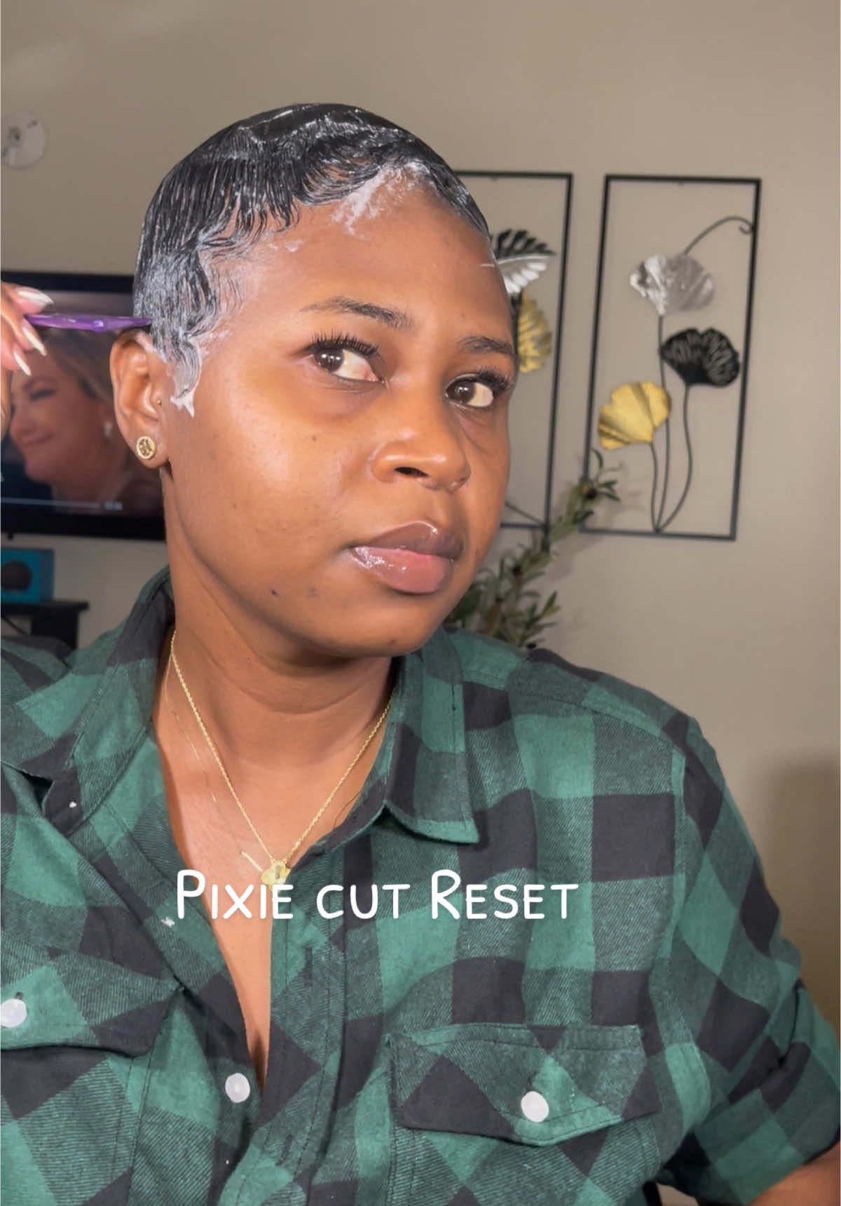 It’s pixie cut reset time… I maintain my pixie cut on the weekend for the coming week. #pixiecut#blackgirlpixiecut#pixiefoamwrap#shorthair#howtocutshorthair#stylingmypixie#diyhairpixiecut#pixiecut#blackwomenpixiecut#curlpixiecut#shortpixiecut#shorthairstyles#viralhorthairstyles