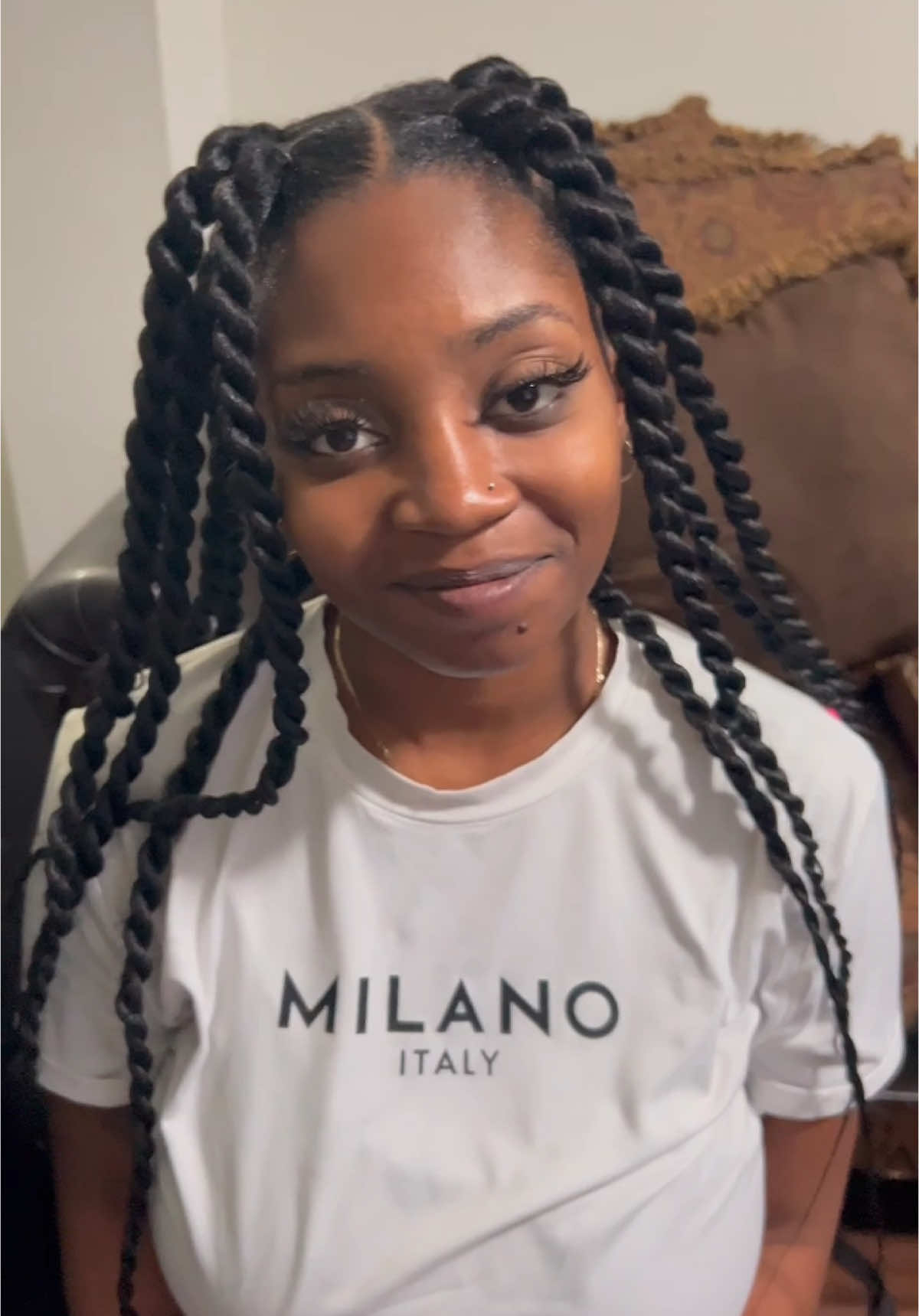 When my sister asked for big knotless braids, I had to pull out the good stuff. 💁🏾‍♀️ We used Braid Miracle Braiding Hair—non-toxic, PVC-free, and made with antibacterial Spetra fibers.  No itching, no burning, no harsh smells. Just soft, smooth hair that’s actually gentle on the scalp. Try it for yourself at braidmiracle.com 💛 #braidinghair #knotlessbraids #protectivestyles #braidstyles #naturalhaircare #braidlife #blackgirlhairstyles #nontoxichair #spectrafiber #braidmiracle #nontoxic #braids #braidtutorial 