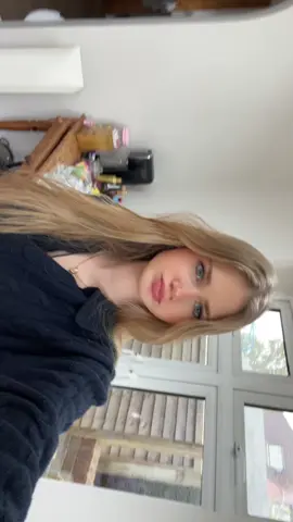 I was told to post xx #fyp #viral #girl #blondes #2011 #lipsync #outfit @💫