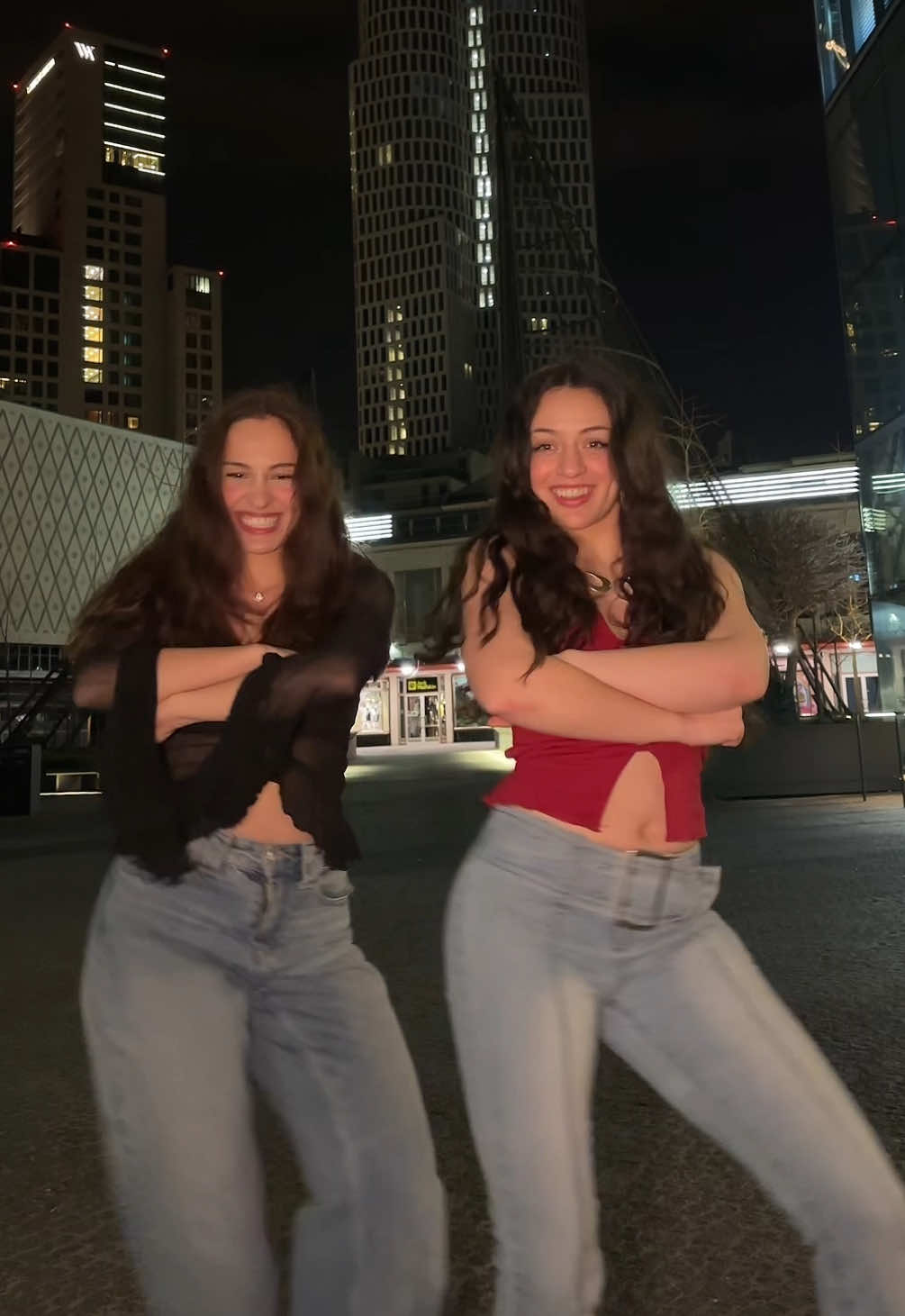 turn the music up let’s do it 🎶 #letsgetloud #dancetrend #duodance #fyp #viral #trend #dance #friends