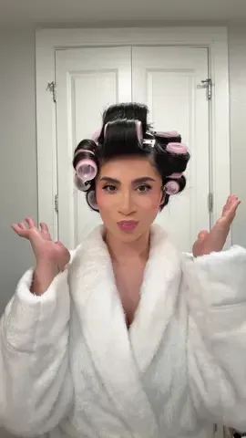 My velcro rollers tutorial 🎀#rollers #velcrorollers #hair #hairstyle #shorthair #shorthairblowout #blowout #howtousehairrollers #hairrollers #hairtutorial #curls #shorthairstyles 