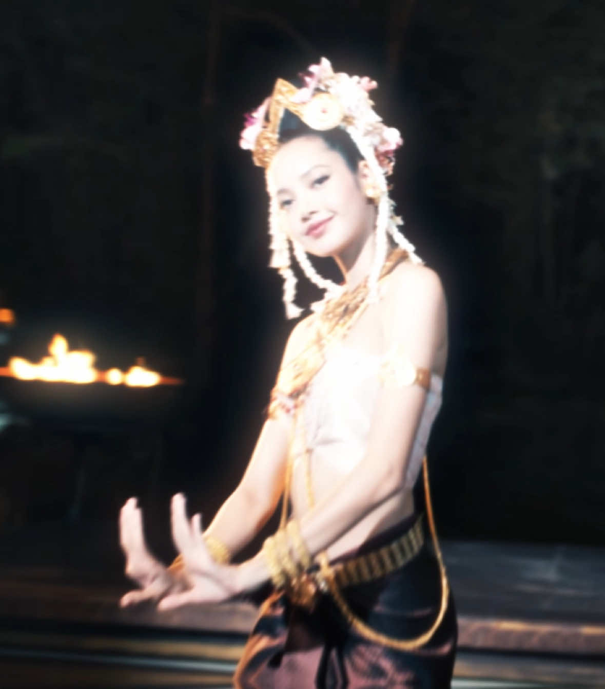 love thai culture || cc: @Charlie intro rm: @iris || #fyp #whitelotus #lisa #lisamanobal #edit #thai #thailand #thaiculture #thaidance #whitelotusedit #lisaedit #lisamanoban 