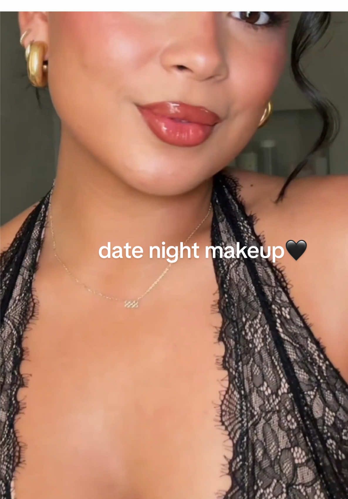 red blush & an easy dark eye for date night #datenightmakeup #easymakeup #redblush 