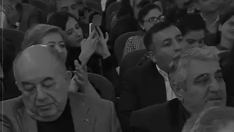 Ruhum,dur,yığış,gedirik. Sən yuxarı,mən aşağı. #RamizRövşən