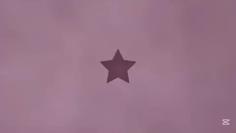 Cuando te veo,aceleras mi corazón💗🫶❤️‍🩹...., Dark Red-Steve Lacy❤️‍🩹....#Dedicar #ParaDedicar #Canción #Lyrics #Amor #SteveLacy #ParaTi 