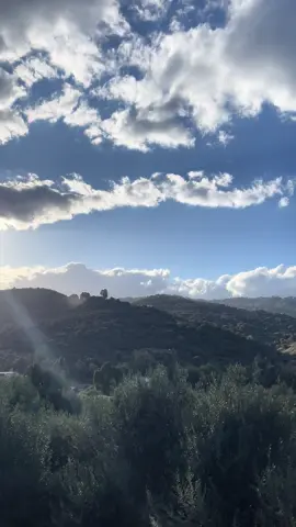 Ttruhun yizemawen  , ttghaman-d yismawen .  #kabyle♓️ #kabylie #kabylie_kabylia♓♓♓ #algerien #algerienne🇩🇿❤️___france🇫🇷 #amazigh #kabyledefrance #bejaia #tiziouzou #montagne #randonnée #naturel 