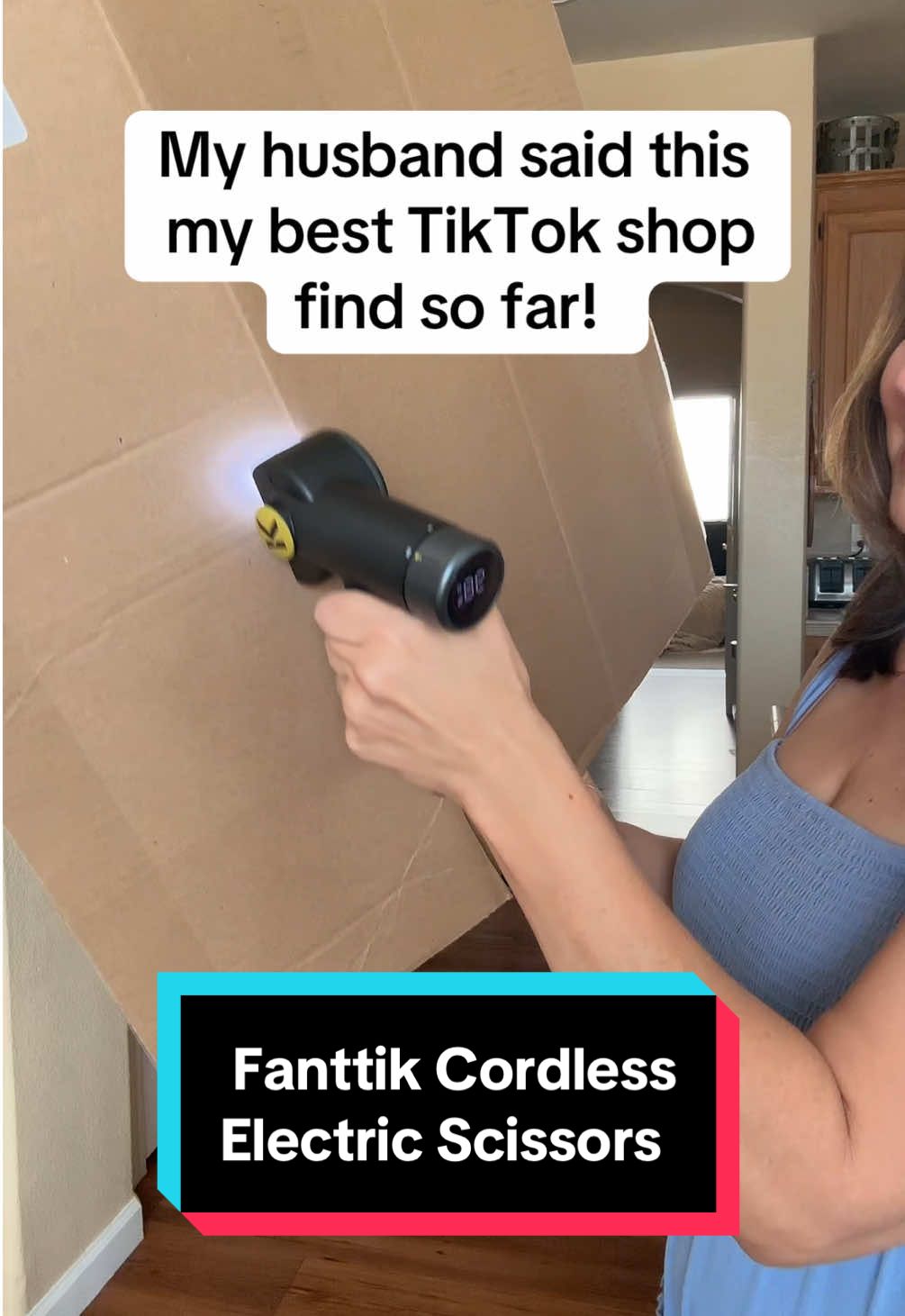 If you’re anything like me and get a ton of packages every day then you definitely need this! 📦 quick easy cutting, now everything fits in the recycle bin! @Fanttik #fanttik #cardboard #cardboardbox #recycle #electriccutter #boxcutter #electricboxcutter #electricscissors #tiktokshopcreatorpicks 