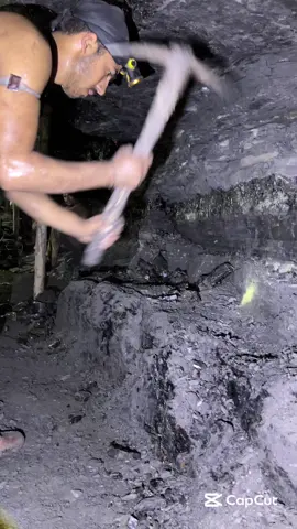 Black diamond mining⛏️ #coalminer #blackdiamond #gold #minerals #support #plzdontunderviewsmyvedios #coalmine #blackdiamond #gold #support 
