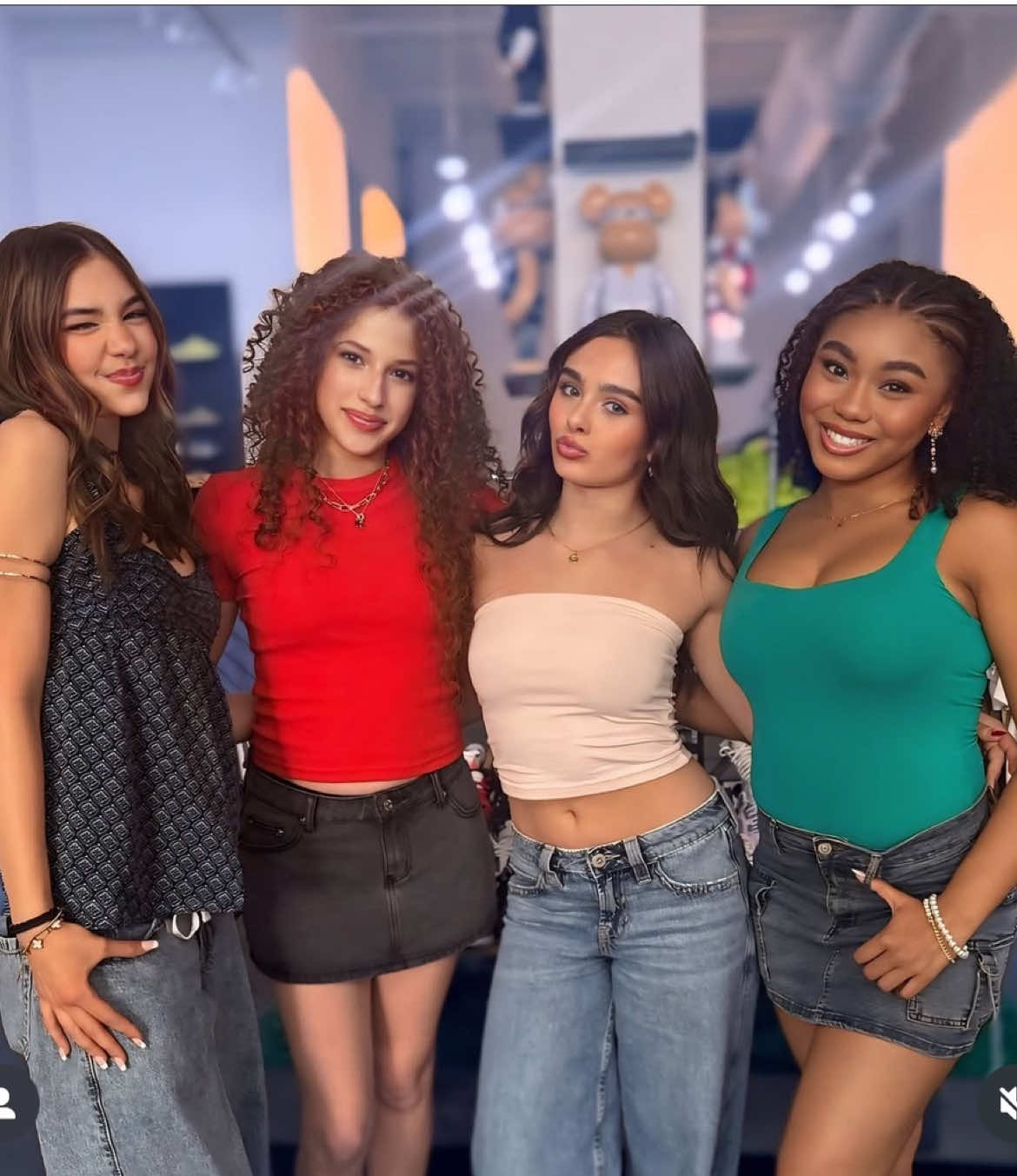 back with my besties! ❤️ @ROCK SQUAD @giaroseofficial @Sydney Smiles @jacklynjd_  #BestFriends #jesuslovesyou #fyp #loveyou #behappy #trending 