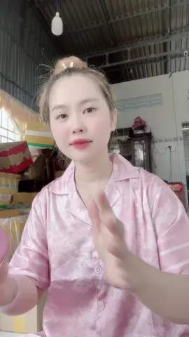 Nay mặt hk được khoẻ mấy chị ơi