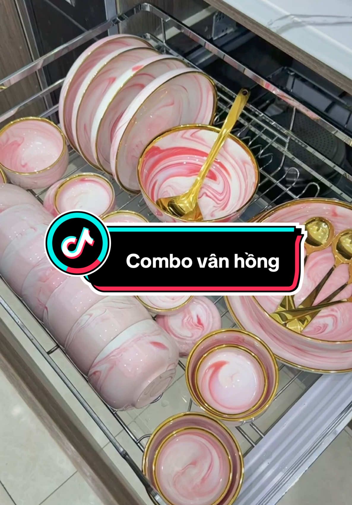 Combo màu Vân Hồng bên em ạ 😍😍😍 chỉ có mê thôi #BátĐĩaSứXương #bochendiadethuongfullbo #batdiasutrang #batdiadecorxinhdethuong #bobatdiadecor #NộiThấtNhàBếp #PhongCáchẨmThực 