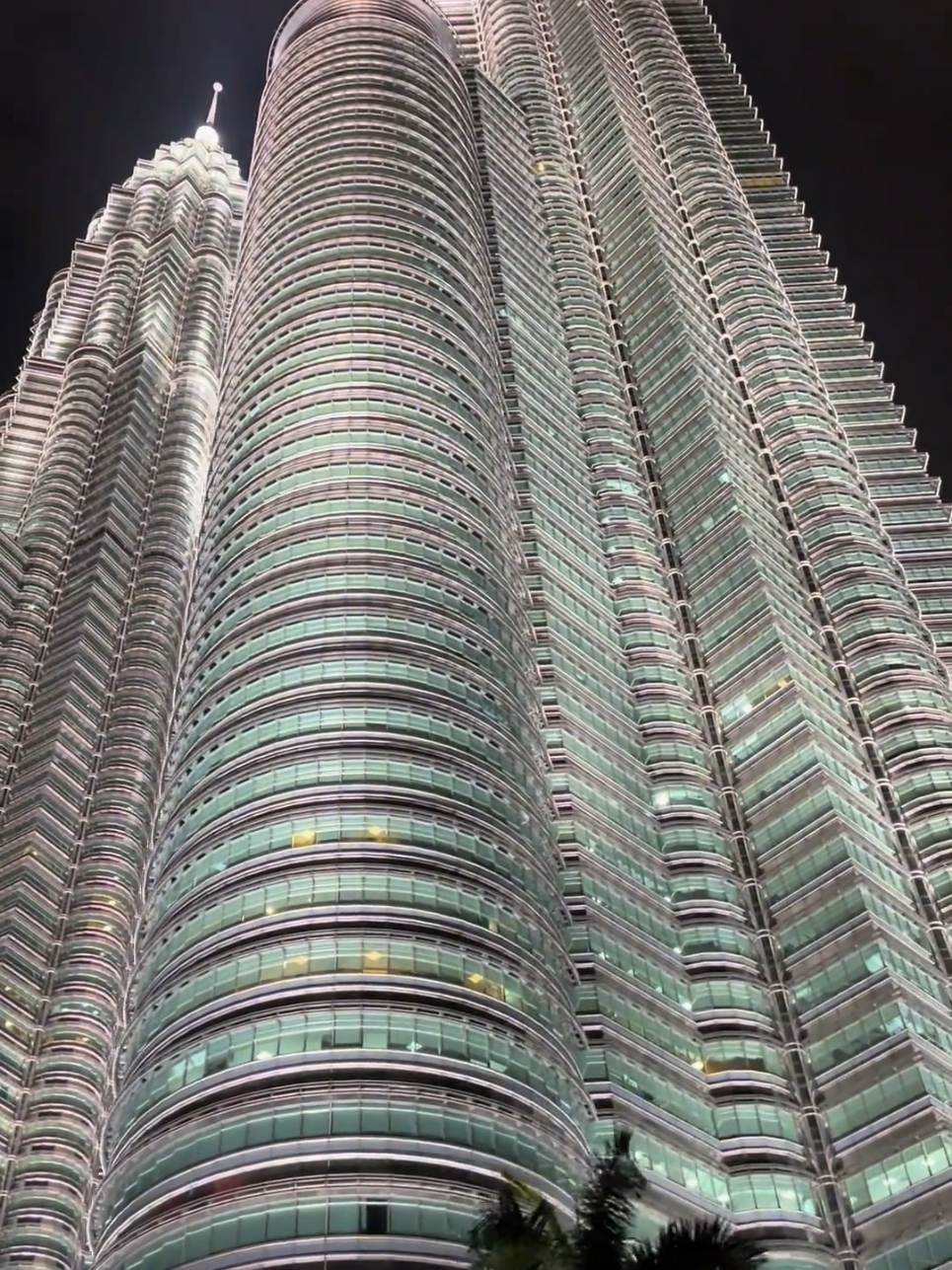 Klcc 🇲🇾🇲🇾  #malaysia #trending #tiktok #virel #fyp #explorepage #kl #mansoor_afridiii #foryou #kualalumpur #klcc 