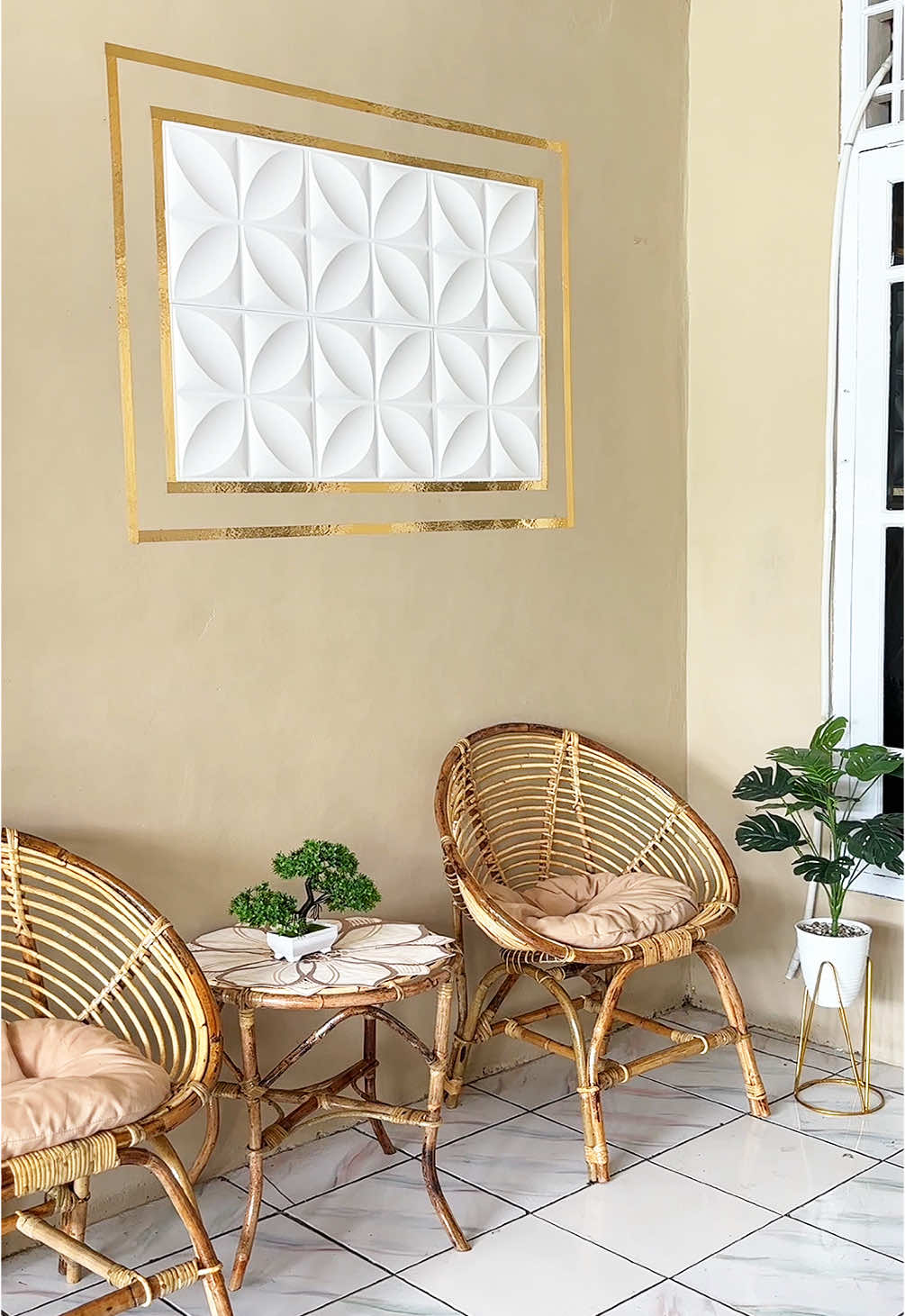 Teras kecil biar enak di pandang 👀✨ #wallpaperpvc #wallpaperaesthetic #listgold #listgoldmolding 