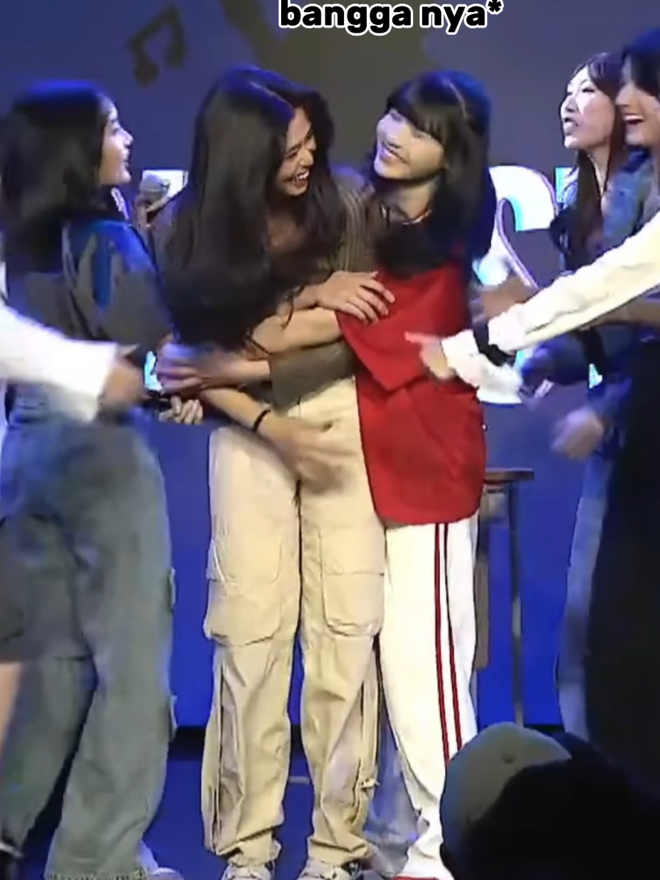 Suka gemes sendiri kalo liat interaksi Kathrin sama Trisha, tetep saling support terus ya kalian 🥹🤍 #kathrinajkt48 #trishajkt48 #gitkath #gitkathjkt48 #gitkathfamily #jkt48 #jkt48newera #fjkt48 #fjkt48newera #fansjkt48 #fyp #fypage #fyppppppppppppppppppppppp #foryou #foryoupage 