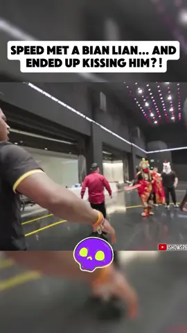 Speed met a Bian Lian… and ended up kissing him! #ishowspeed #ishowspeedlive #ishowspeedclips #streamer #china #chinaa #foryou #xcyzba #viral #speedylive #abcxyz #fyp #bianlian #opera