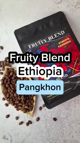 Fruity blend จาก Pangkhon Coffee Roaster เมล็ดกาแฟเบลนเอธิโอเปีย VS ไทยปางขอน มีความเปรี้ยวอมหวานฉ่ำ รสชาติละมุนดื่มง่าย เหมาะสำหรับผู้ที่ชอบดื่มกาแฟที่มีกลิ่นหอมดอกไม้และผลไม้ Americano Fruity แนวๆนี้ #creatorsearchinsights #กาแฟ #เมล็ดกาแฟ #เมล็ดกาแฟคั่ว #coffee #pangkhon #roaster #arabica #อาราบิก้า #ปางขอน #blend #ethiopia #เอธิโอเปีย #pangkhoncoffeeroaster @Aey fulfill up @Aey fulfill up @Aey fulfill up 
