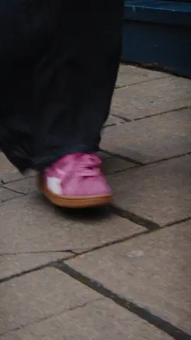 The iconic Club C Grounds UK is out now in hot pink.  Featuring a suede based upper, side stripe underlay accents, premium leather on the side stripes and heel tab,  soft metallic detailing, and Vector heel branding. #clubcgrounds #reebok