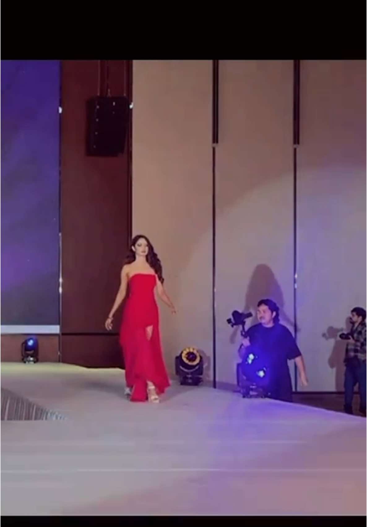 Confidence is the best accessory a women can wear💯🔥 #globalmodel #globalmodelaward #fashion #fashionmodel #fashiontok #fashionshow #singapore #malaysia  #singaporetiktok #lumiere  