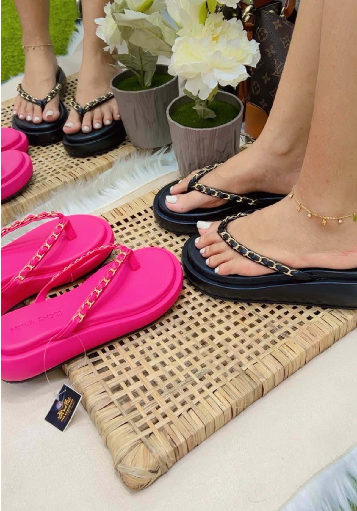 1နာရီ1ခါကွယ်ဆက်မယ်🥰🤭@myakhwarnyo2018.ygn @မြခွါညို ဖိနပ်ဆိုင်-မြောက်ဒဂုံ #fypシ゚ #fyp #foryoupage❤️❤️ 