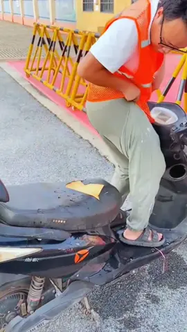 Universal Motorcycle Seat Cover Scratch-proof Waterproof Sunscreen Motor Seat Protector Scooter Cushion Cover Motorcycle Accessories#Motorcycle seat cover # rainproof seat cover # good stuff sharing #fyp #foryou #tiktok #goodthing 