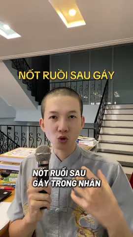Nốt ruồi sau gáy