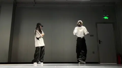 #girls #douyin抖音 #reels有毒 #dancechoreography #fypシ゚ #viralvideo #dance #fyp #popfyp #sabrinacarpenter #nonsense #ulz_dance0 