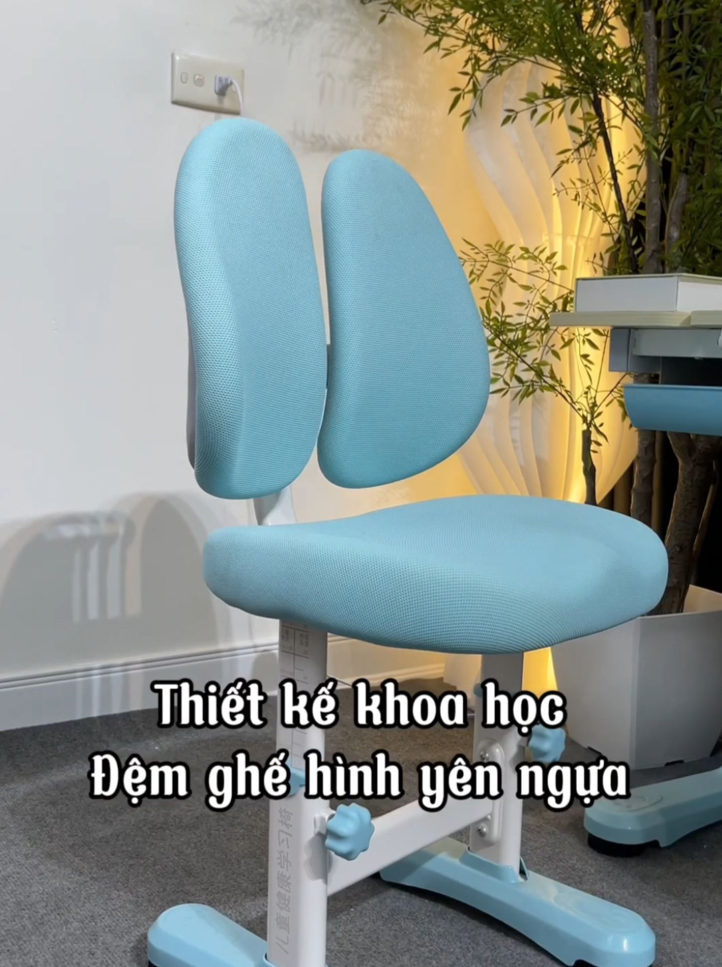 Bàn học thông minh chống gù