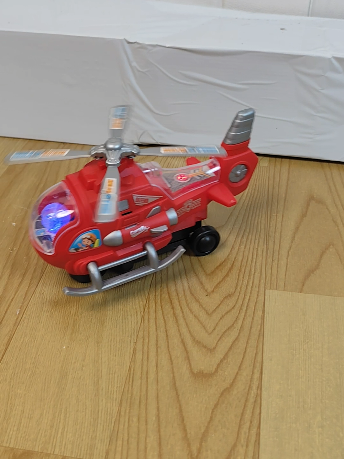 Mainan Pesawat Helikopter Baterai Bump and go bisa menyala dan ada musiknya #mainananak #mainananaklakilaki #mainanviral #pesawat #helikopter #mainanpesawat #mainanhelikopter #mainanedukasi 