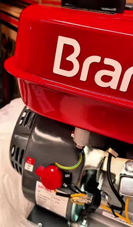 A Motobomba Centrifuga da Branco, é projetada para oferecer desempenho superior em aplicações que exigem eficiência no bombeamento de água.💦  Com um motor robusto e partida manual, esta motobomba movida a gasolina é ideal para uso em locais sem acesso à eletricidade, proporcionando versatilidade e autonomia. #falascaferramentas #ferramentas #agua #motobomba #industria 