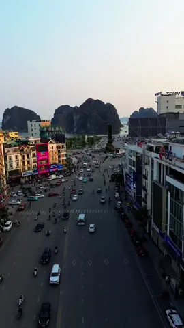 Buổi chiều nhộn nhịp ở Hạ Long #halong #baichay #quangninh #dulich #halongchill 