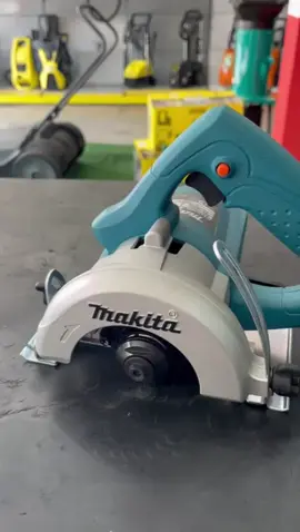 Cortes perfeitos em mármore, granito e cerâmica!  A Serra Mármore Makita 4100NH2/Z com 1450W de potência e alta precisão vai te impressionar!  #VemPraCordeiro #CordeiroMáquinas #Makita #MakitaBrasil